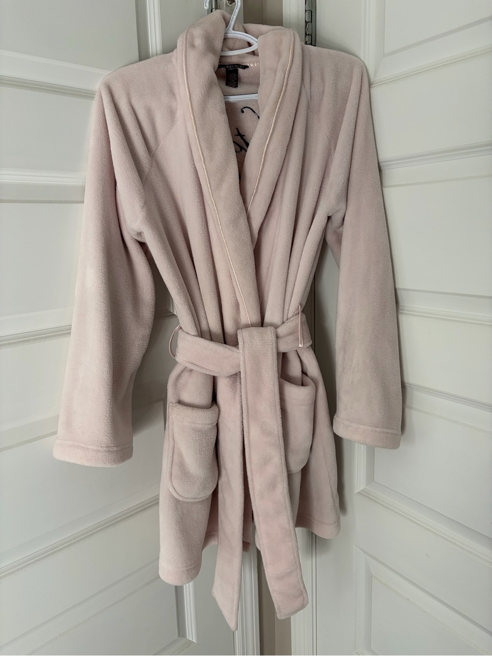 Victoria's Secret Blush Pink Plush Robe